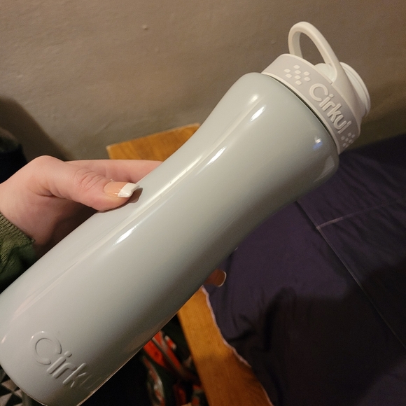 Limited Edition: 22oz. CIRKUL Gray Bottle Drop - Picture 7 of 7